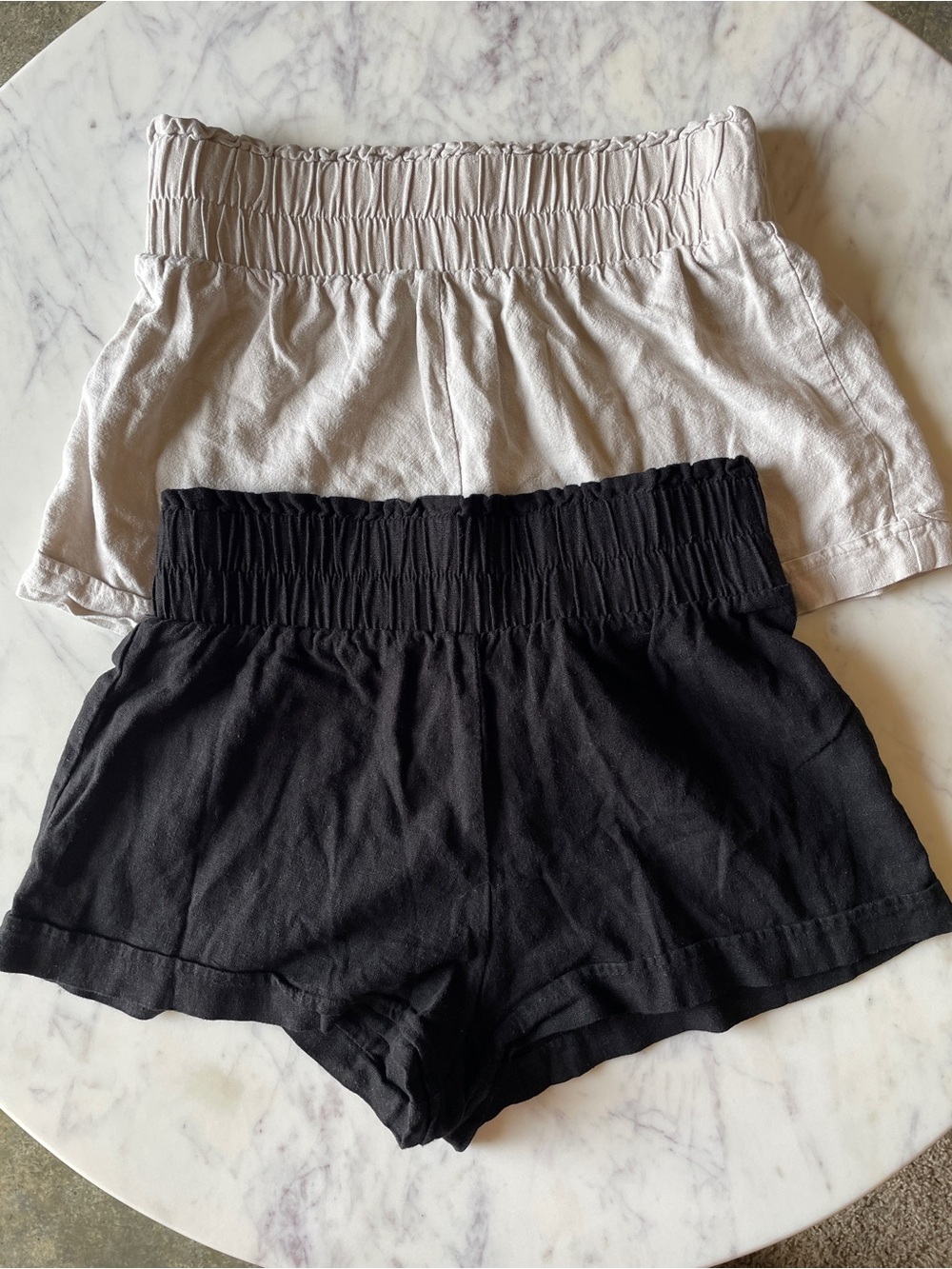 High-Waist Smocked Elastic Women’s Shorts — Black and Beige